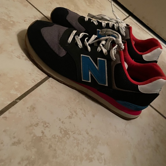 Basketball shoe - Picture 2 of 3